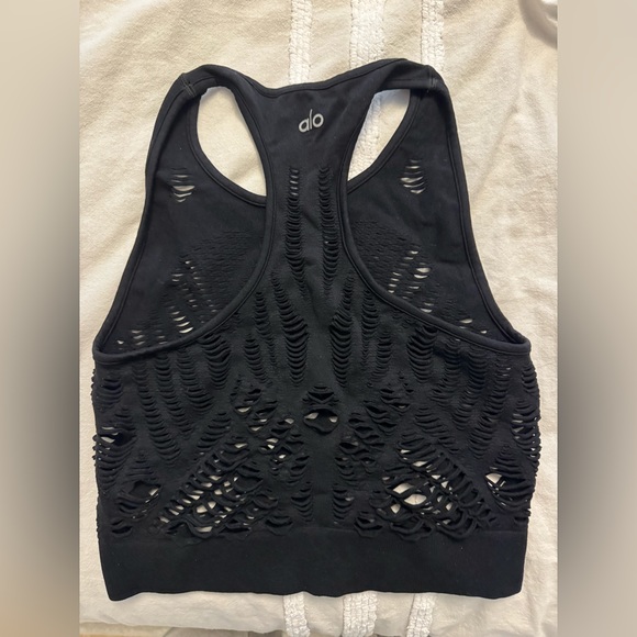 Alo ripped cropped top size M. Black - Picture 3 of 3